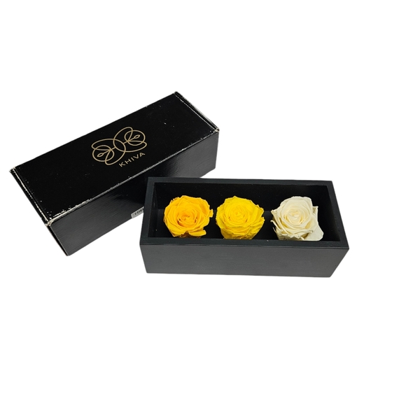 Khiva 3 Rose's in a Wood Box Decoration - Picture 5 of 5